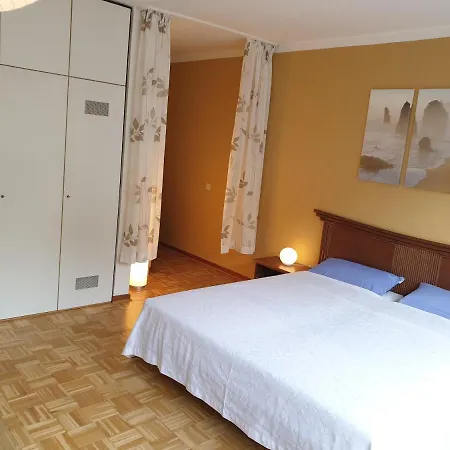 아파트 Renoviertes Wohlfuehlapartment *