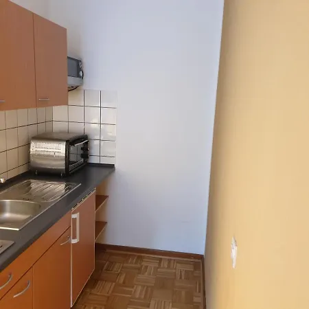 아파트 Renoviertes Wohlfuehlapartment *